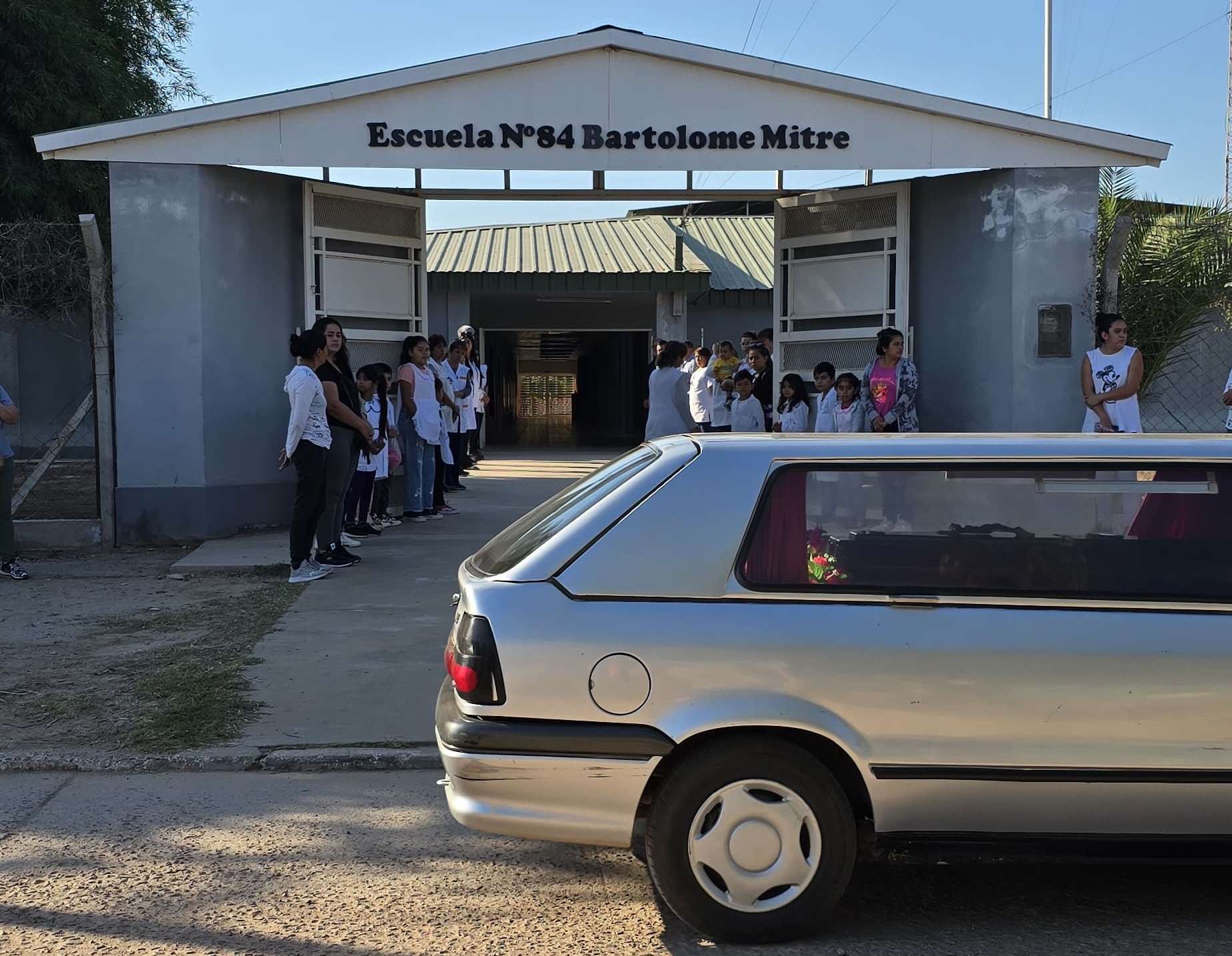 Con profundo dolor despidieron a DAMARIS y a su padre