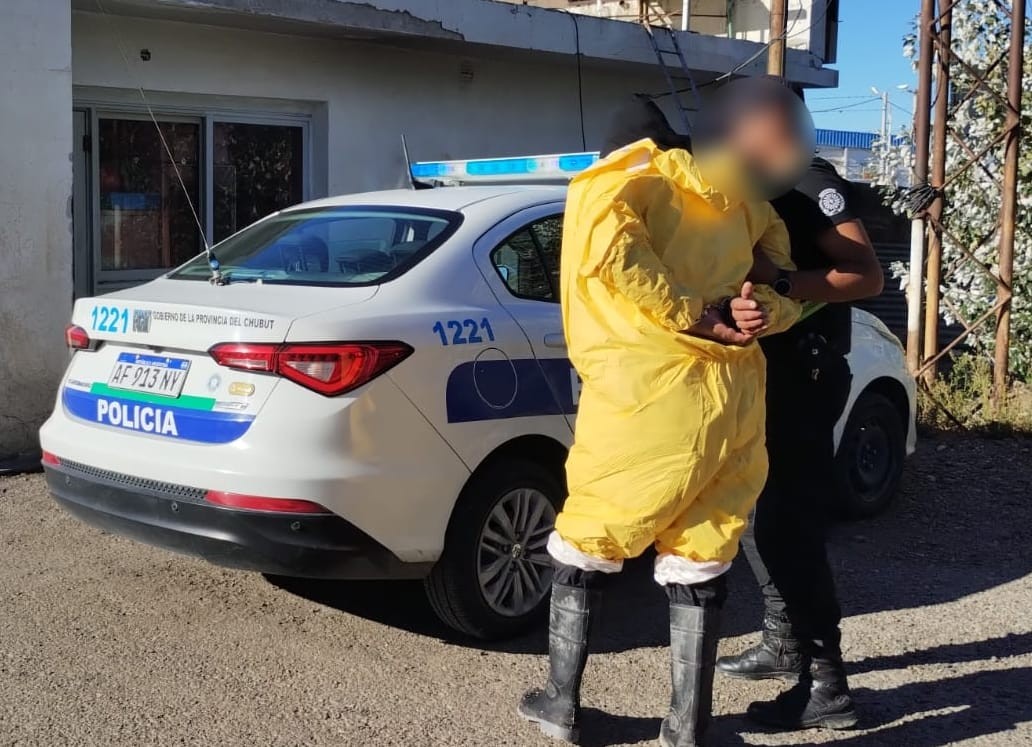 Detención en Comodoro Rivadavia.jpeg La Policía del Chubut detuvo en Comodoro Rivadavia a peligroso delincuente que tenía pedido de captura desde el 2021