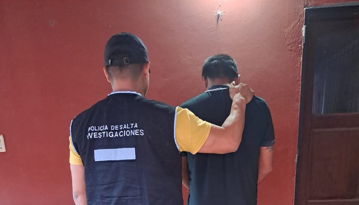 Detenido.jfif Detuvieron a un sospechoso en Joaquín V. González por el robo en una finca de Metán