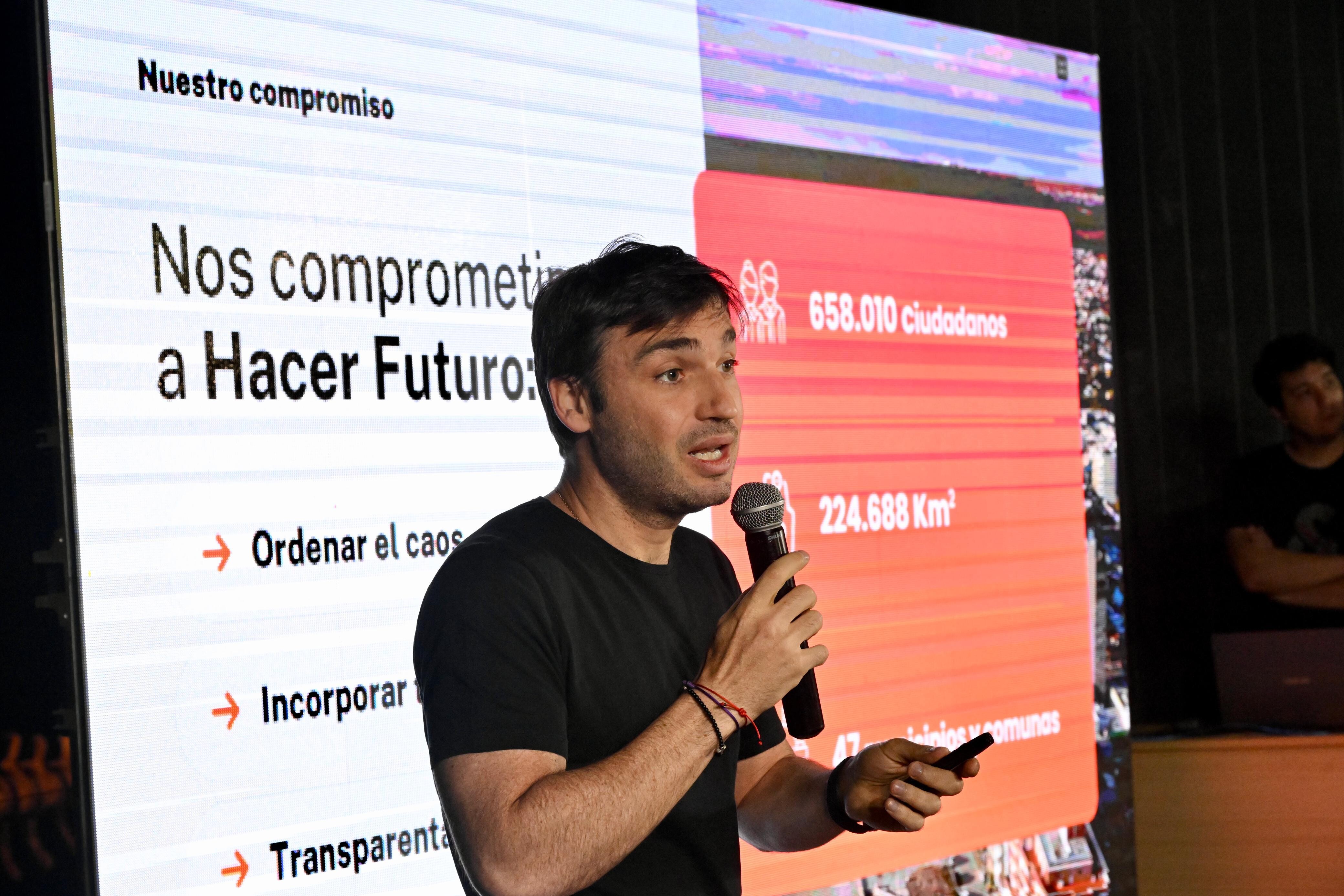 Dino2.jpg Torres presentó un innovador Plan de Transformación Digital para llegar a los chubutenses con servicios más ágiles, accesibles y eficientes