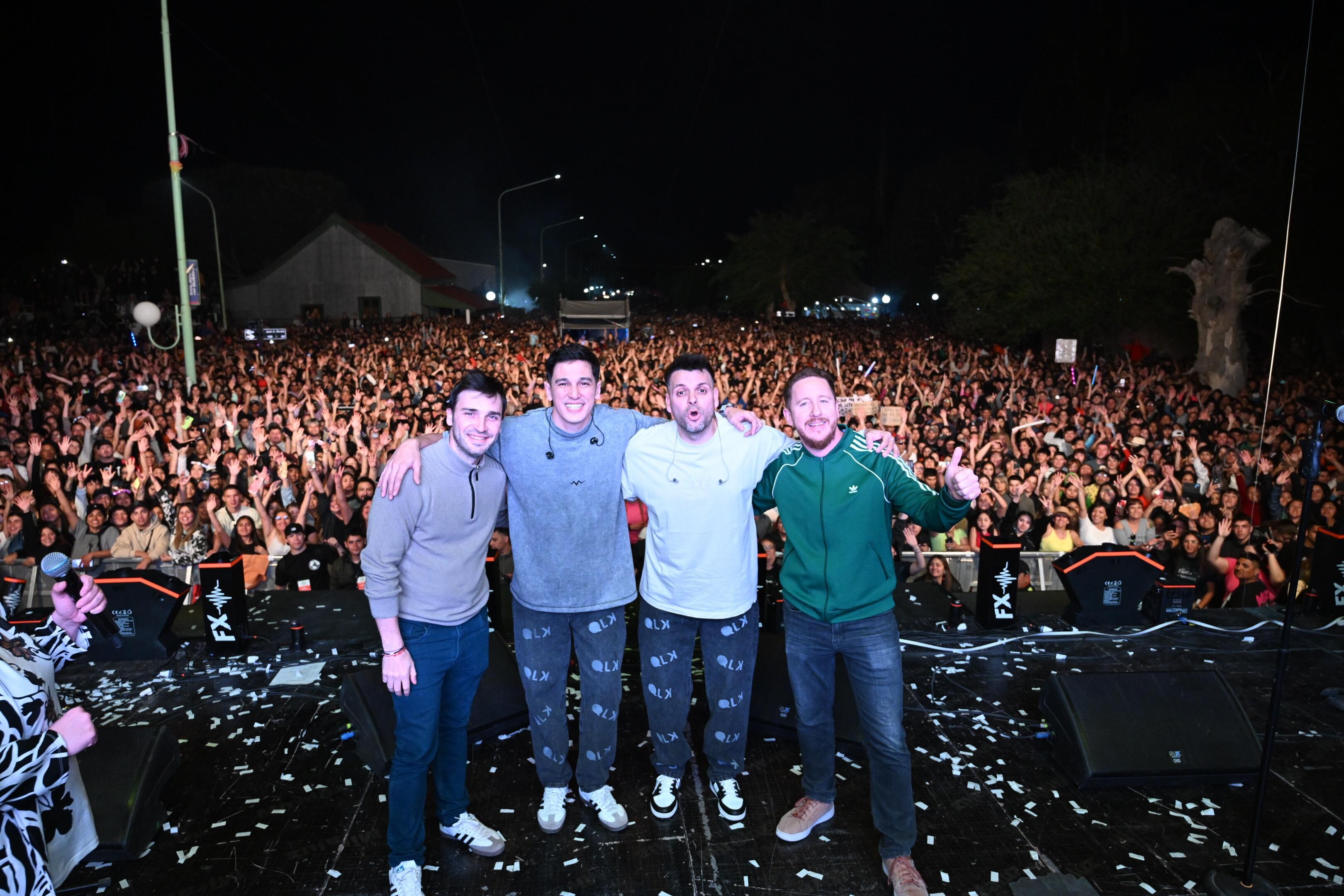 Torres estuvo presente en el multitudinario cierre de la séptima edición del “Chorilavon”