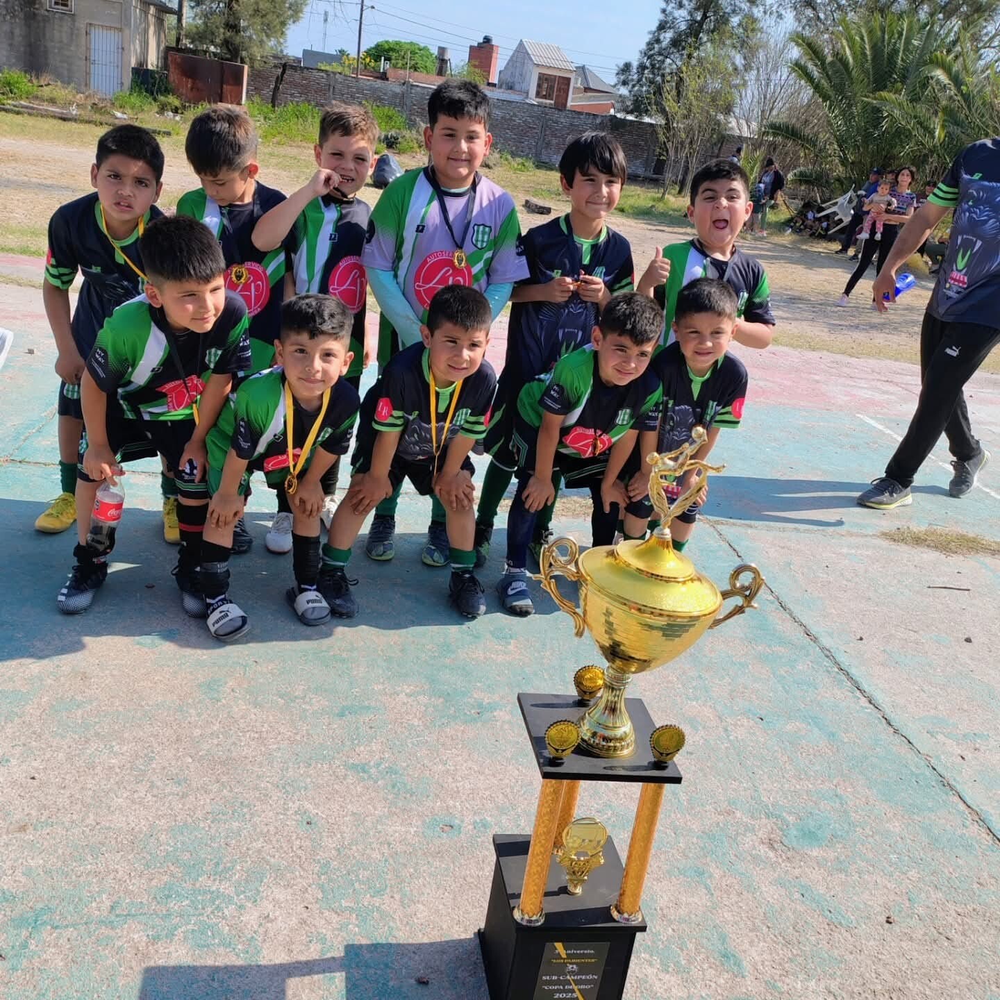 Dorenses en escuela Santy Banegas.jpeg