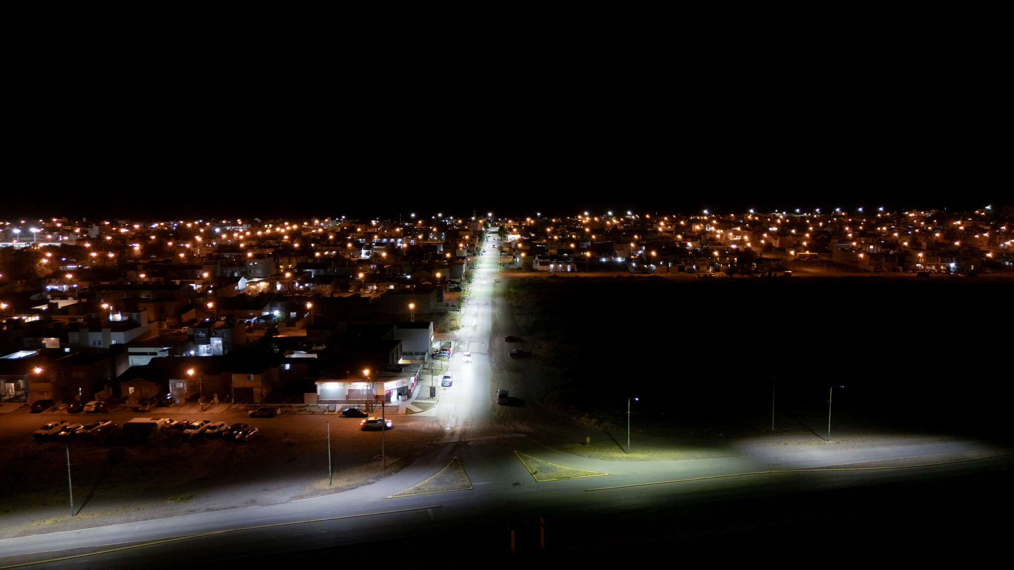 Renovamos la iluminación en los accesos a Playa Unión con 100 luces LED