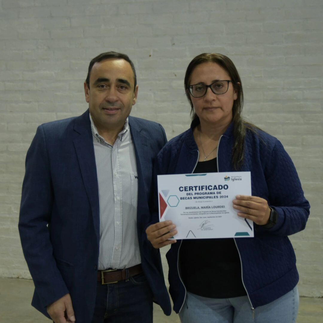 Se realizó el acto de entrega de 135 becas para estudiantes iglesianos que cursan carreras terciarias o universitarias y que residen fuera del Departamento.