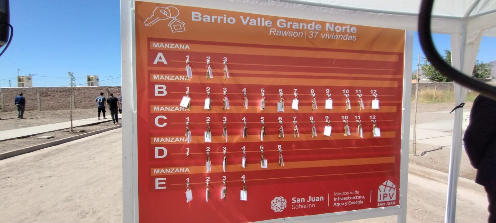 ENTREGA-VIVIENDA-BARRIO-VALLE-GRANDE-3.jpeg ENTREGA-VIVIENDA-BARRIO-VALLE-GRANDE-3.jpeg