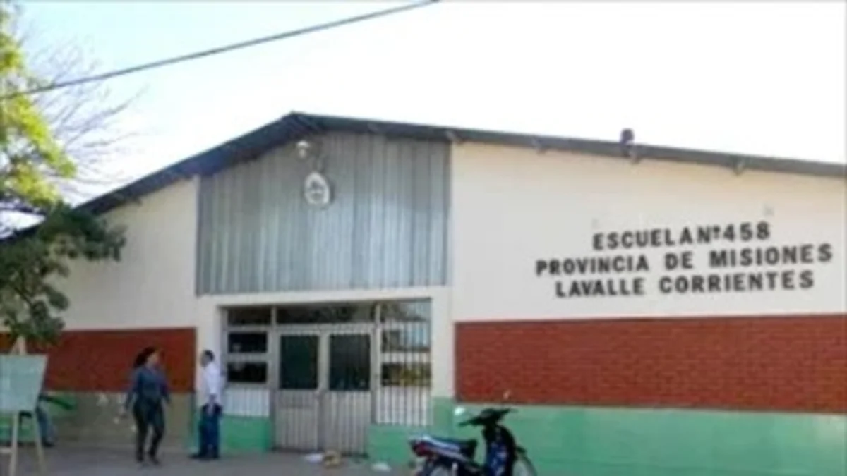 ESC458.webp OTRO CASO DE BULLYING EN ESCUELA :l menor de edad fue trasladado de urgencias al Hospital Juan Pablo II por las heridas que presentaba.