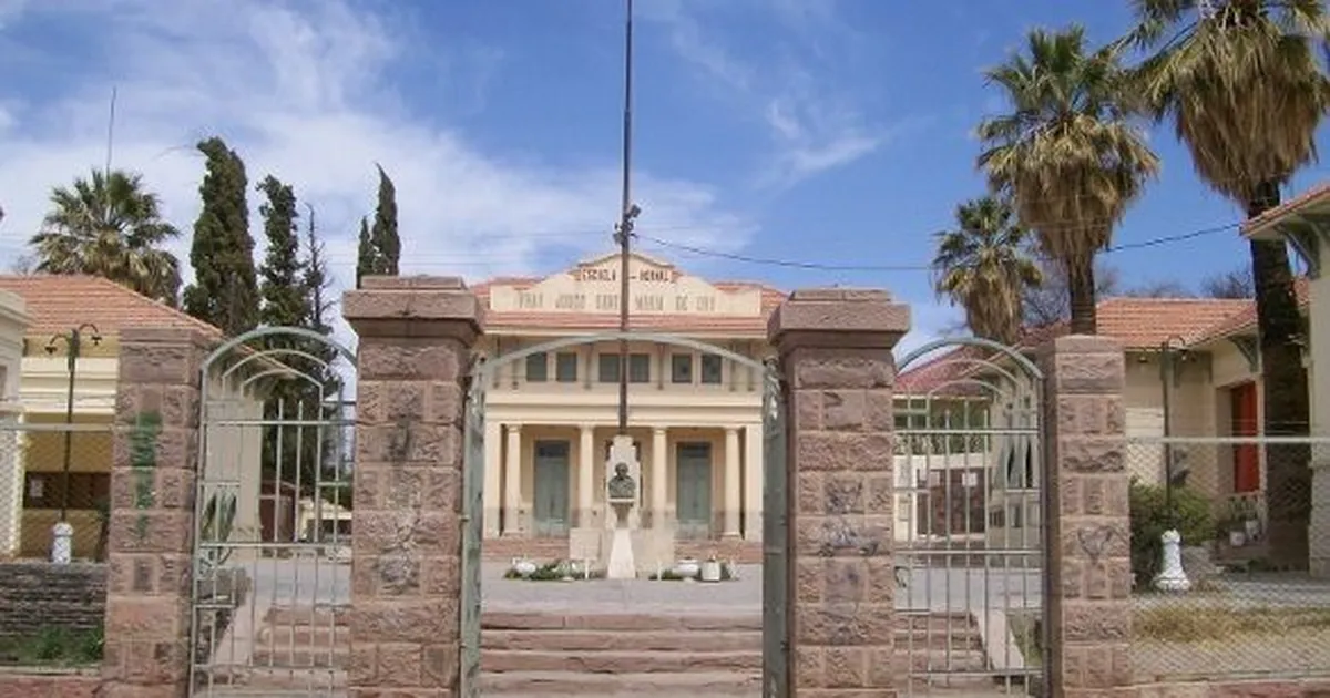 JÁCHAL: el Intendente Espejo, saluda a la Escuela Normal “Fray Justo Santa María de Oro” en su 108° Aniversario