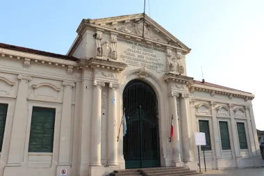 ESCUELA.webp VÍA ONLINE :Inscripciones para aspirantes a escuelas públicas: Todos los niveles
