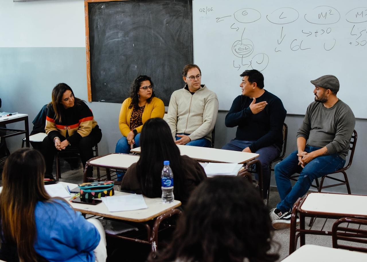 ESTUDIANTES-TÉCNICA-EPET-2.jpeg