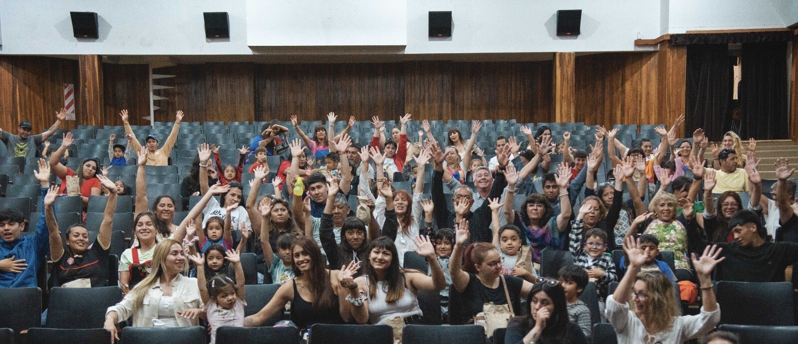 El CAF Ruca Cumelén visitó el Cine Teatro de Rawson (1).jpeg El CAF Ruca Cumelén visitó el Cine Teatro de Rawson