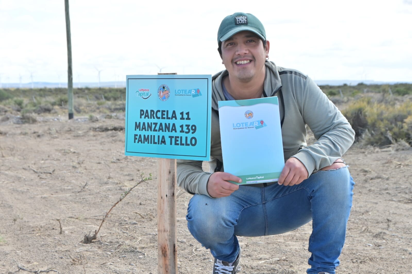 El intendente Biss entregó terrenos a 99 familias beneficiarias del Programa Lotear (10).jpeg