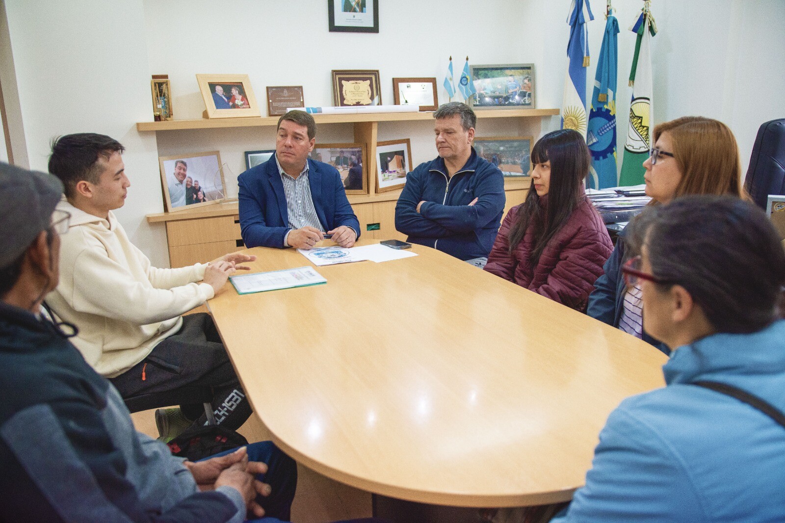 El intendente Biss recibió a la Escuela de Taekwondo Dosan que participará de un Panamericano en Buenos Aires