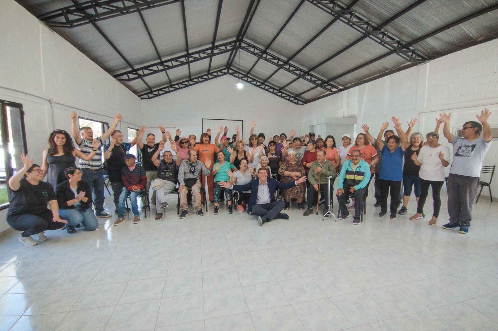 El intendente Biss visitó la Colonia Recreativa de Adultos Mayores (1).jpeg