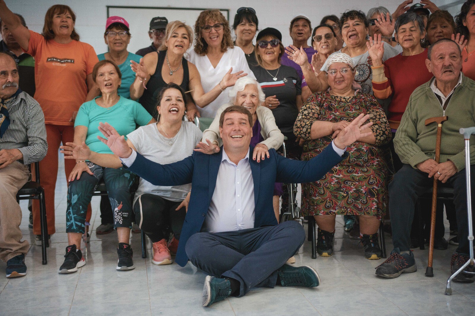 El intendente Biss visitó la Colonia Recreativa de Adultos Mayores
