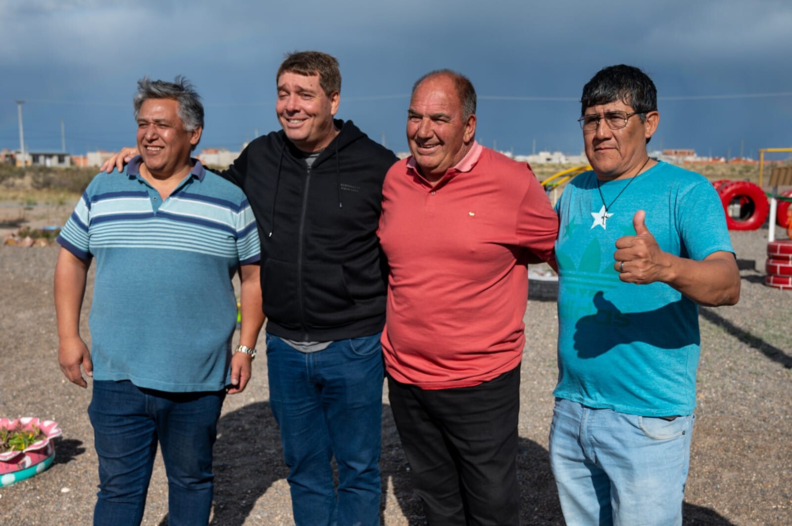 El intendente Biss y vecinos inauguraron un espacio público en el Área 31 (7).jpeg