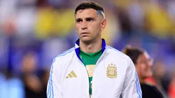 Se conoció el grado de la lesión de Dibu Martínez y llegará con lo justo al debut de la Selección Argentina en el Mundial Se conoció el grado de la lesión de Dibu Martínez y llegará con lo justo al debut de la Selección Argentina en el Mundial