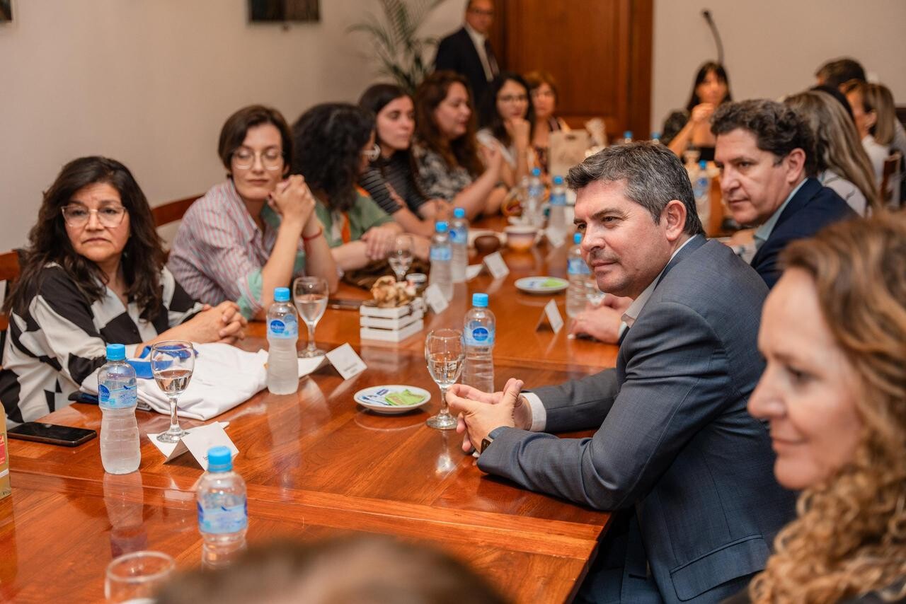 Orrego recibió a las representantes departamentales que aspiran convertirse en Emprendedora del Sol