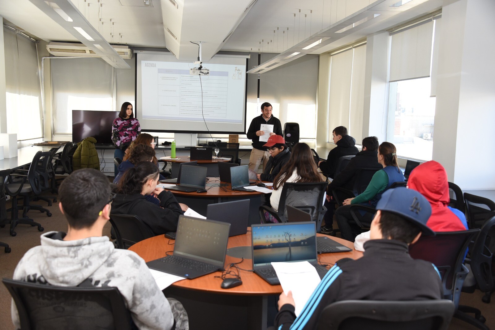 Estudiantes del Centro de Formación Integral participaron de una jornada sobre herramientas para la inserción laboral realizada por el Municipio