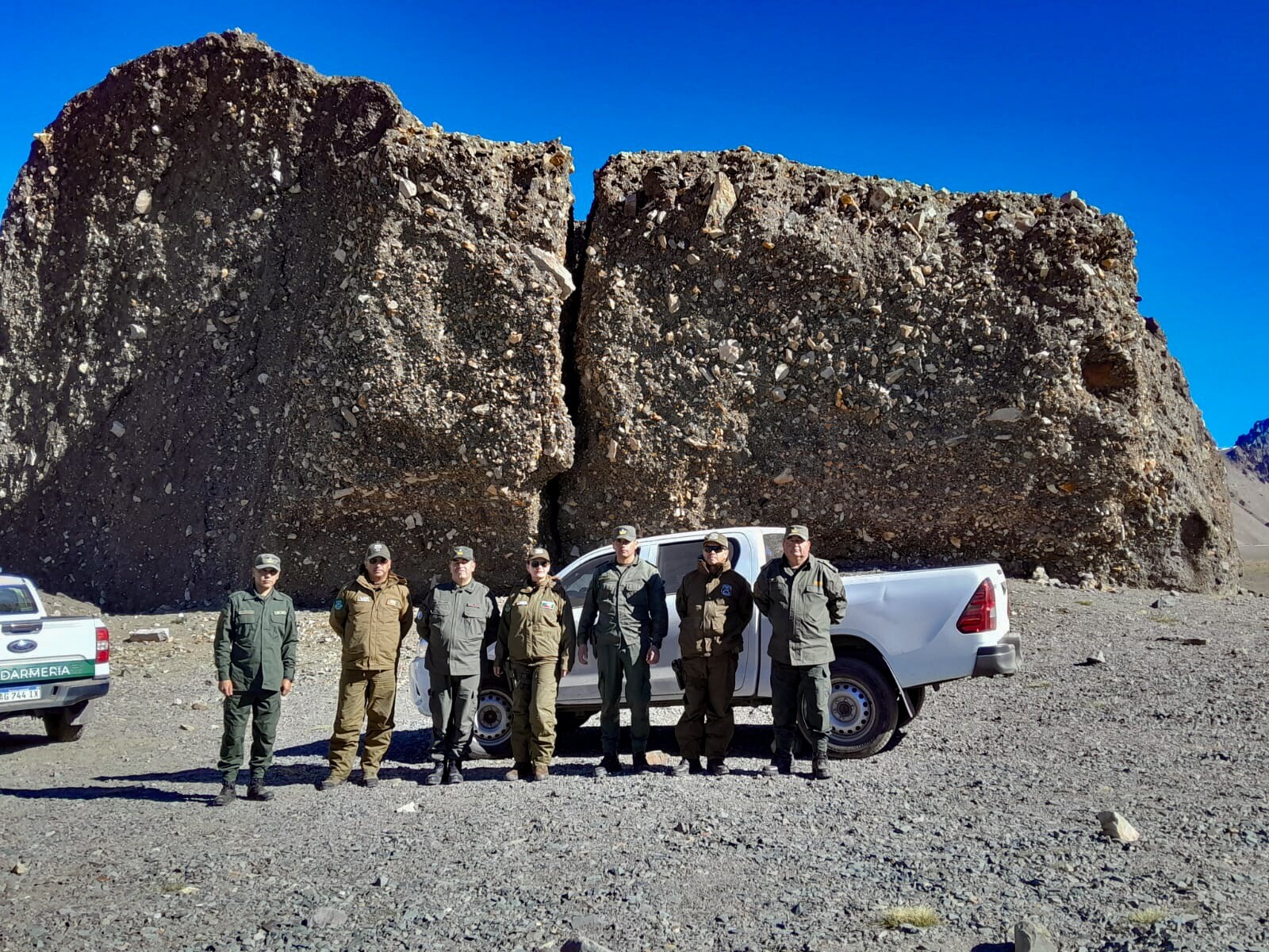 Encuentro de camaradería entre Gendarmes y Carabineros en el Hito 28 (1).jpeg