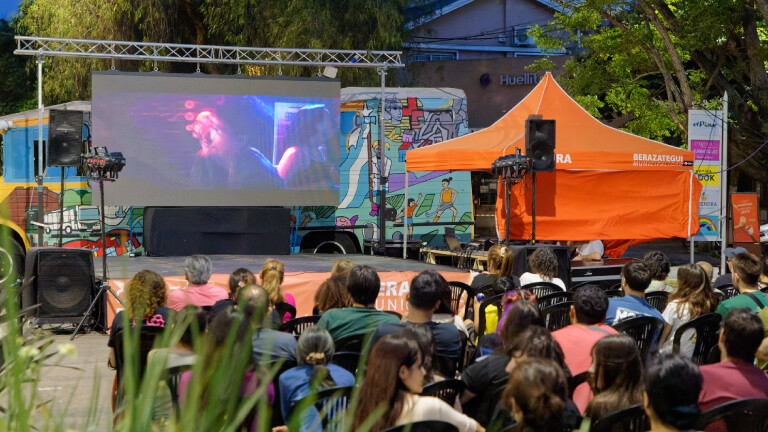 Berazategui: Exitosas jornadas del Festival Nacional “Cine Bajo la Luna” Berazategui: Exitosas jornadas del Festival Nacional “Cine Bajo la Luna”