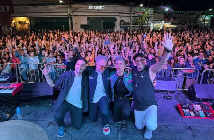 Los Tipitos armaron una noche de otro mundo en el Festival Alienígena