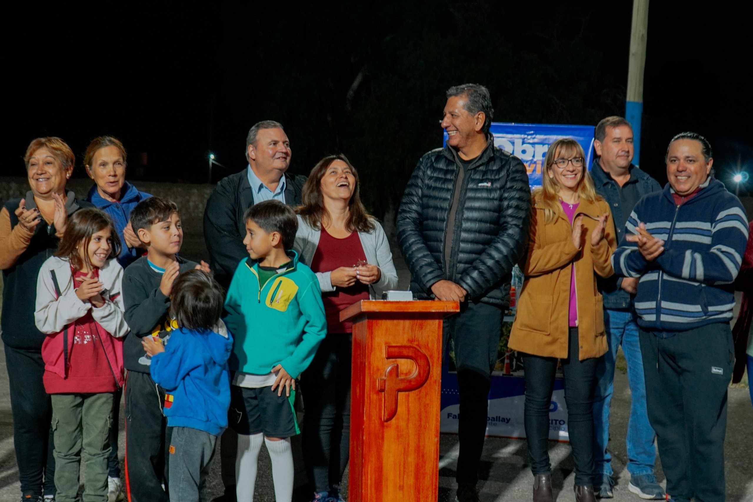 POCITO: El intendente Aballay inauguró nueva iluminación en Barrio Los Teros