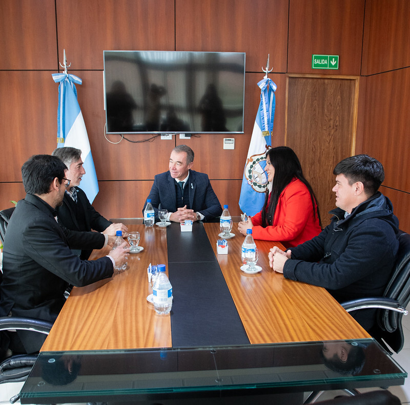 El vicegobernador Fabián Martín recibió al representante regional de Registrar Corp