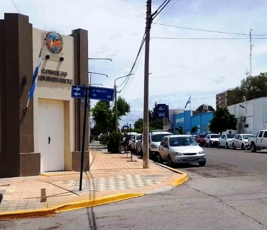 FACHADA CONCEJO DELIBERANTE RAWSON 1 (1).jpg Fuerte condena de los concejales a los dichos del ex gerente de la Cooperativa de Servicios Públicos