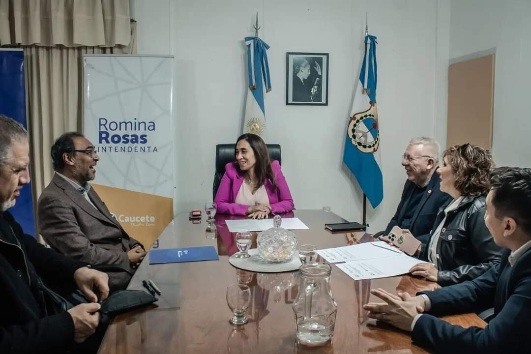FB_IMG_1725895899481.jpg Jóvenes estudiantes tiene la oportunidad de realizar sus Prácticas Socio Educativas, y Pre-profesionales en Caucete.