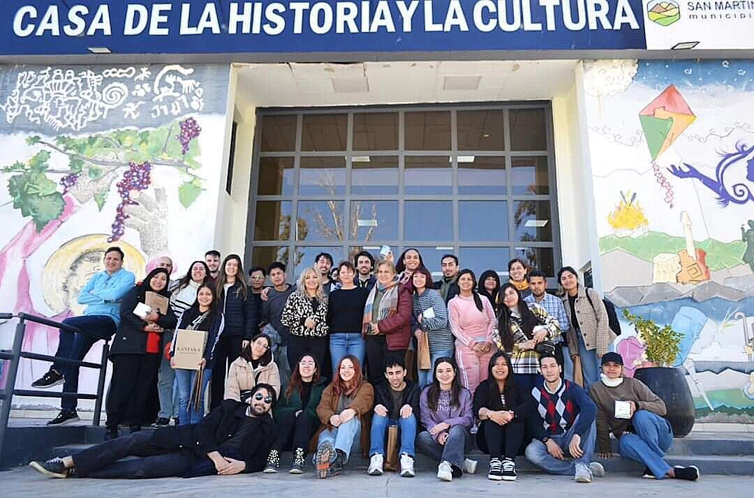 FB_IMG_1725898232160.jpg «Ciudades para Armar» junto al equipo de la Facultad de Arquitectura, Urbanismo y Diseño de la UBA, se concluye la primera etapa.