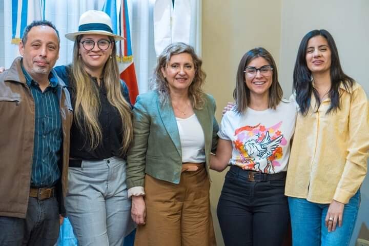 La intendente Fuentes recibió en el salón de acuerdos a la comisión organizadora del Fórum de Infancias