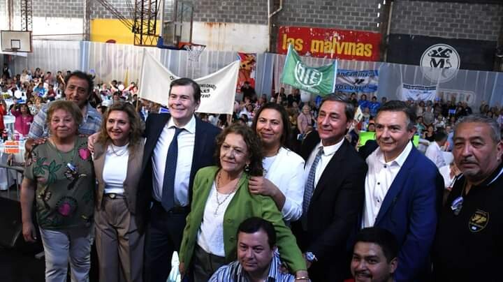 Feliz día del jubilado: El Gobernador Zamora y La Intendente Norma Fuentes estuvieron en el agasajo a los jubilados