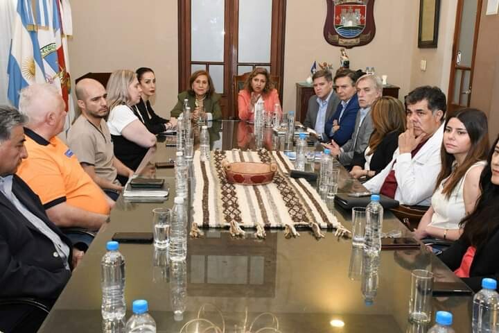La intendente Fuentes y la ministra de Salud Nassif encabezaron una reunión de trabajo por el plan estratégico preventivo contra el dengue
