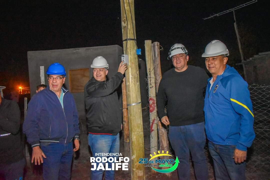 FB_IMG_1727873792009.jpg HABILITACIÓN DE LUMINARIAS LED EN EL CALLEJÓN FIGUEROA, VILLA SANTA ROSA.