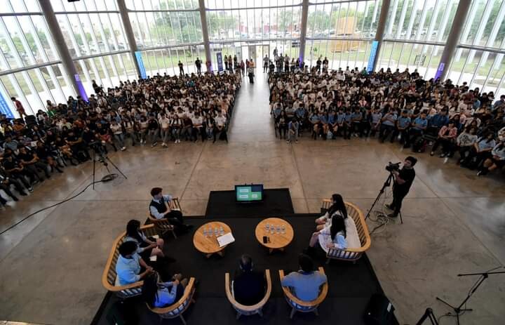 En el Óvalo del Parque Sur, se llevó adelante el 2° Encuentro Provincial de Centros de Estudiantes 