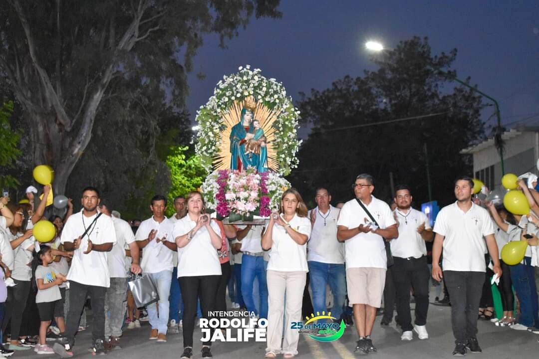 FB_IMG_1730804491423.jpg La celebración comenzó con la procesión y la celebración de la Santa Maria.