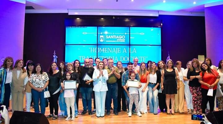 La intendente Fuentes participó del homenaje a la trayectoria de los docentes jubilados municipales
