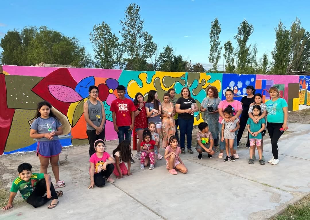 FB_IMG_1732041081726.jpg Intendenta Analía Becerra ¡Felicitaciones a todos los involucrados en este proyecto! 🖌️