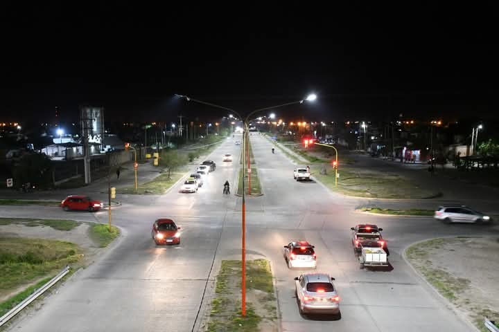 Electricidad de la Capital repuso el alumbrado vandalizado en otro tramo de Av. de Circunvalación