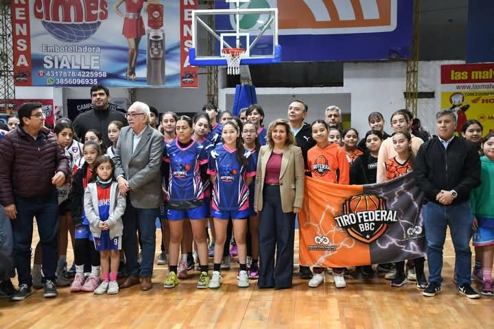 La intendente Fuentes participó del lanzamiento de la Liga Femenina de Básquet Federado