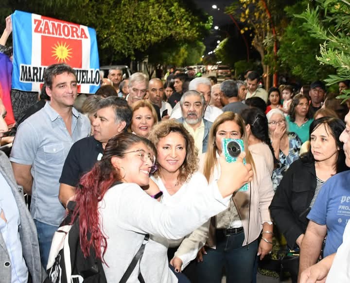 La intendente Fuentes inauguró 11 cuadras de alumbrado Led con sistema experimental de telegestión en calle Chasqui