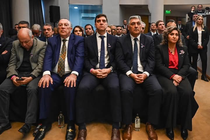 FB_IMG_1745814557333.jpg «Estamos ante un gran estadista», dijo la intendente Fuentes al referirse al gobernador Zamora tras el mensaje en la Legislatura