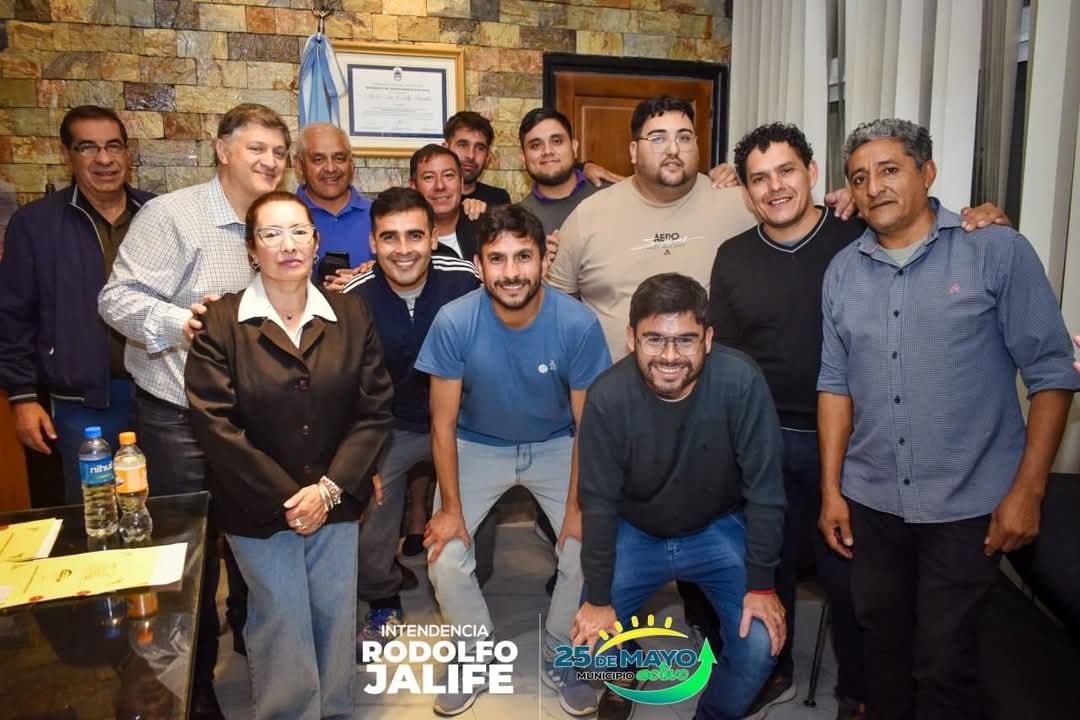 FB_IMG_1746195240827.jpg Intendente Rodolfo Jalife Acompañamos al Club Sportivo 25 de Mayo en su 102° Aniversario.