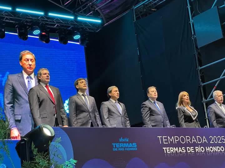 FB_IMG_1746929740049.jpg ZAMORA ENCABEZÓ LA APERTURA OFICIAL DE LA TEMPORADA TURÍSTICA 2025 DE LAS TERMAS DE RÍO HONDO