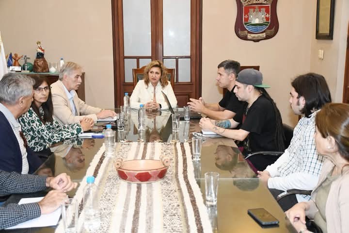 La intendente Fuentes se reunió con técnicos por la construcción de la nueva pista de skate