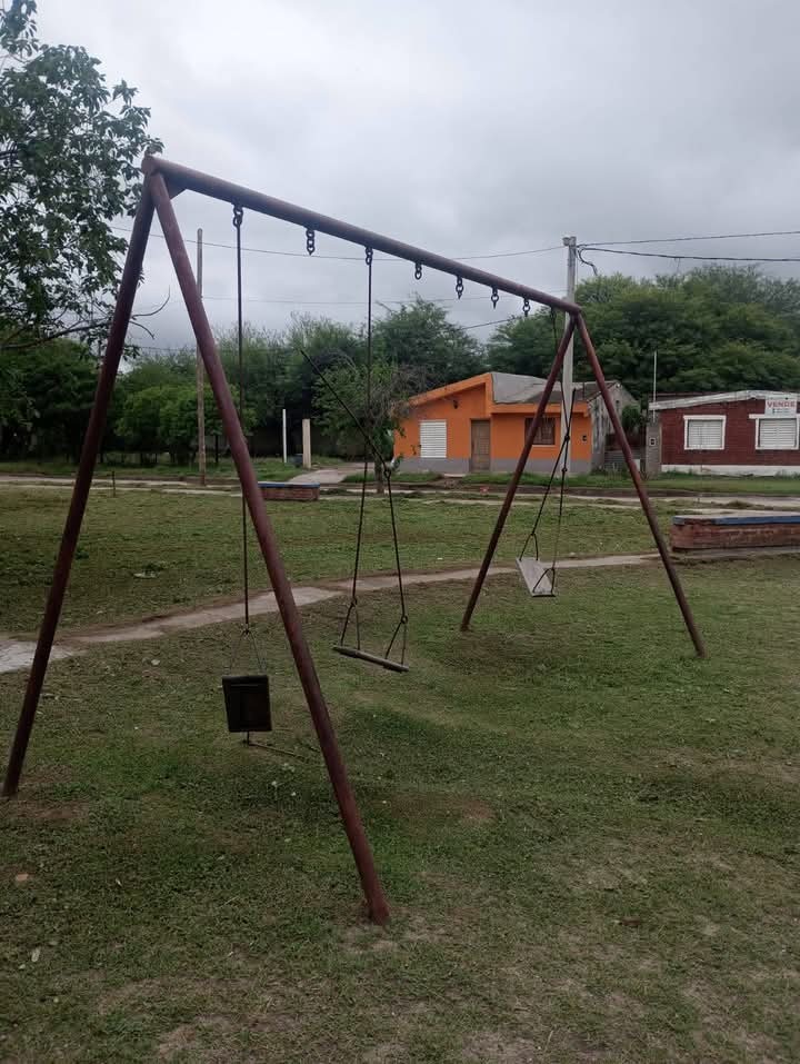 Parques y Paseos de la Municipalidad recomendó que se utilicen con responsabilidad y cuidando los juegos de las plazas