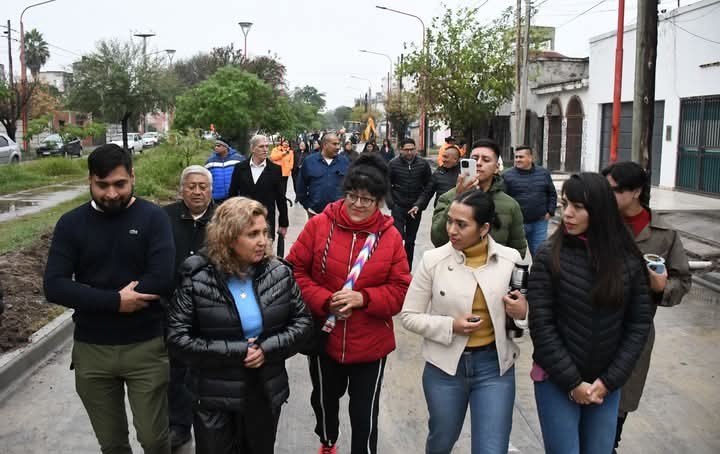 La intendente Fuentes habilitó 900 metros de la repavimentación de la Av. Colón