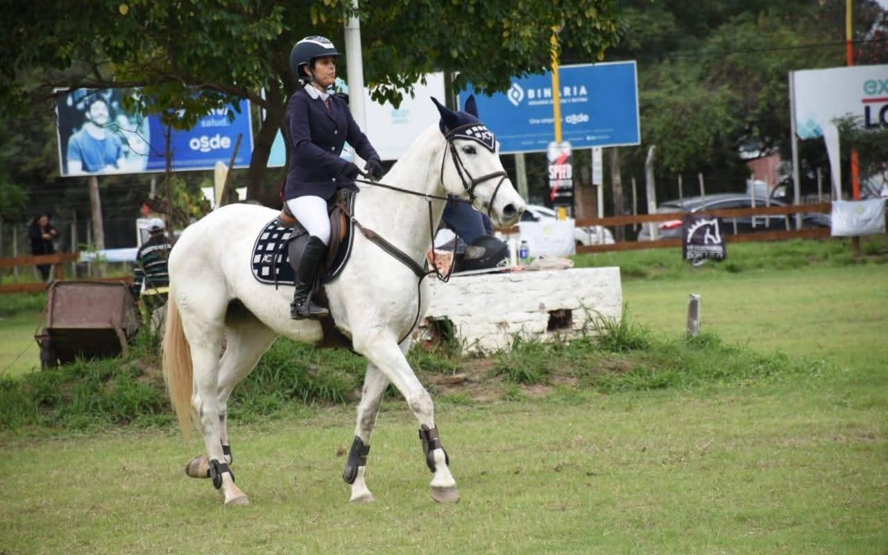 La intendente Fuentes participó de la entrega de premios del Torneo Regional de Salto Hípico
