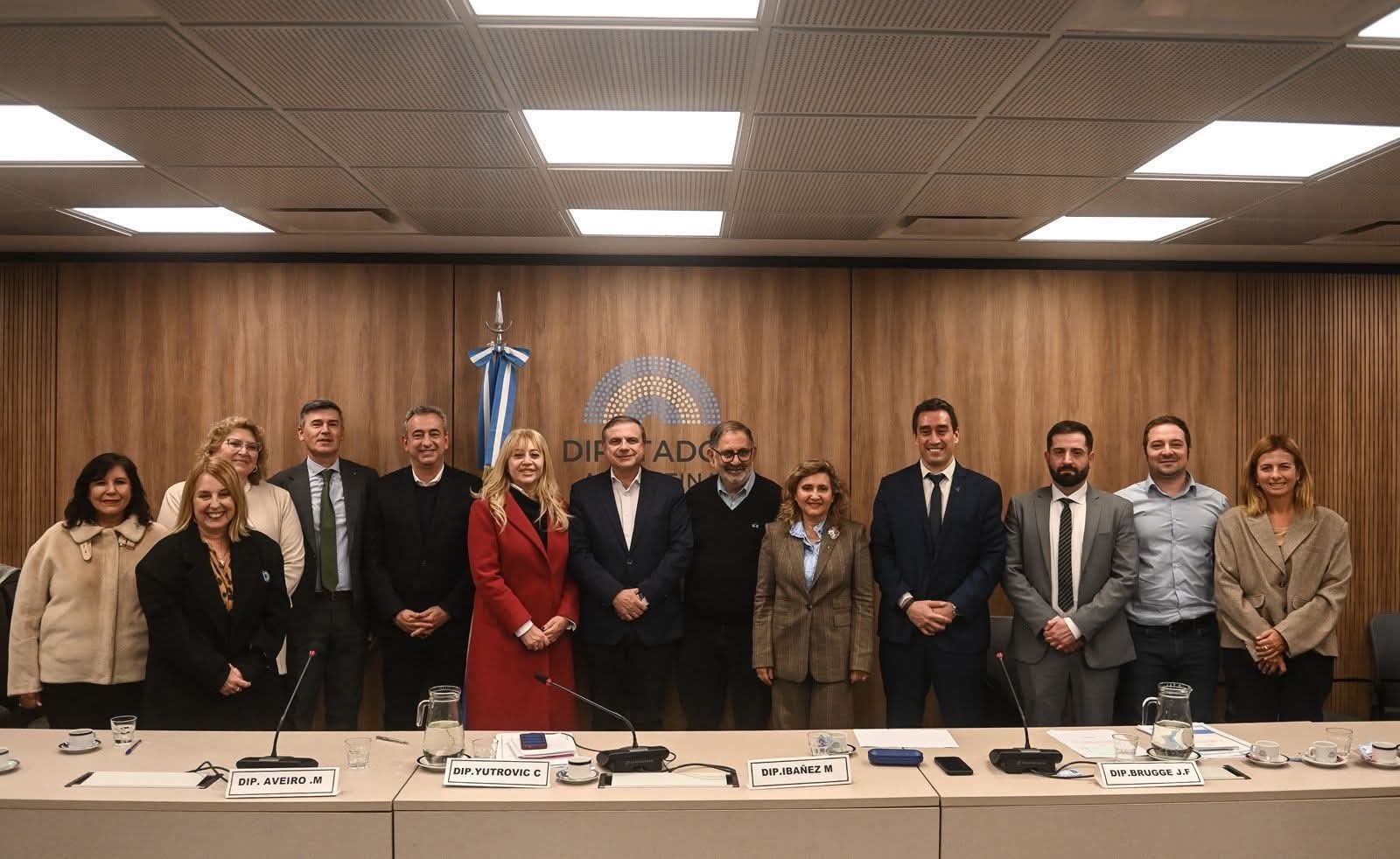 La intendente Fuentes planteó junto a sus pares del interior del país la problemática que enfrentan los municipios por recortes del gobierno nacional