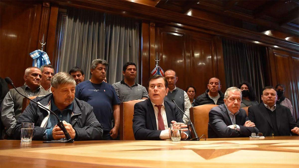 SE DEFINIERON MONTOS Y FECHAS DE LOS BONOS EXTRAORDINARIOS PARA EMPLEADOS PÚBLICOS PROVINCIALES